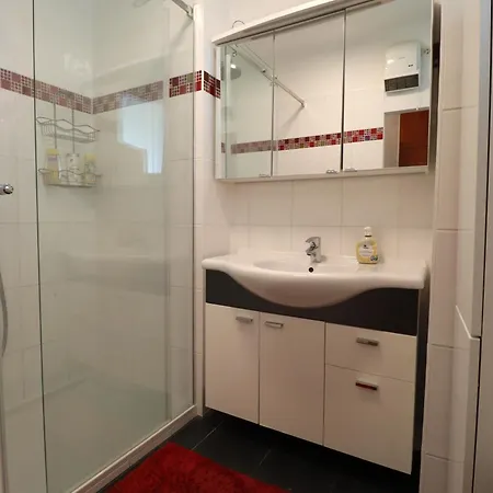 Exclusive Serviced Flat On Taborstrasse Wenen Buitenkant foto