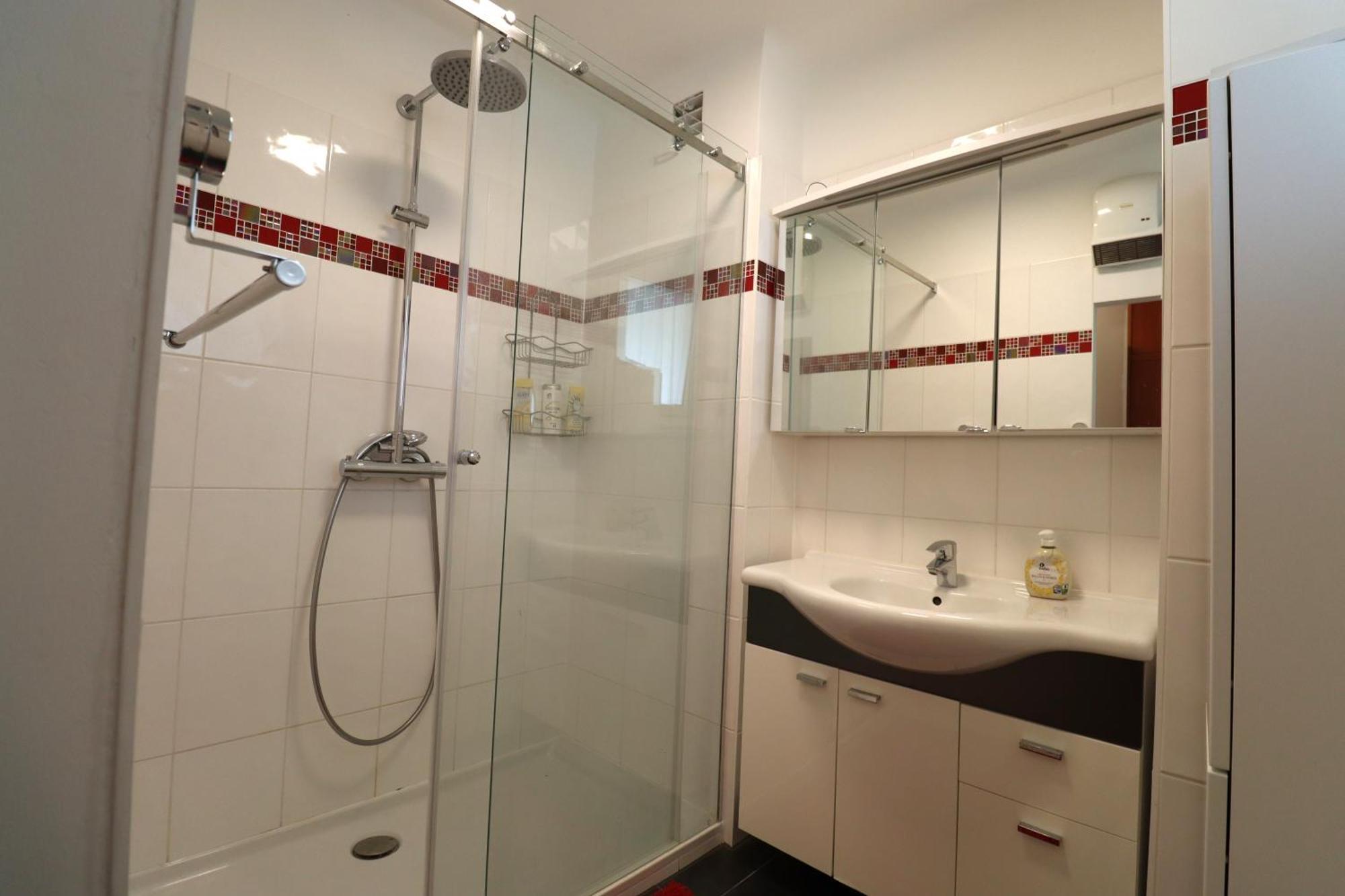 Exclusive Serviced Flat On Taborstrasse Appartement