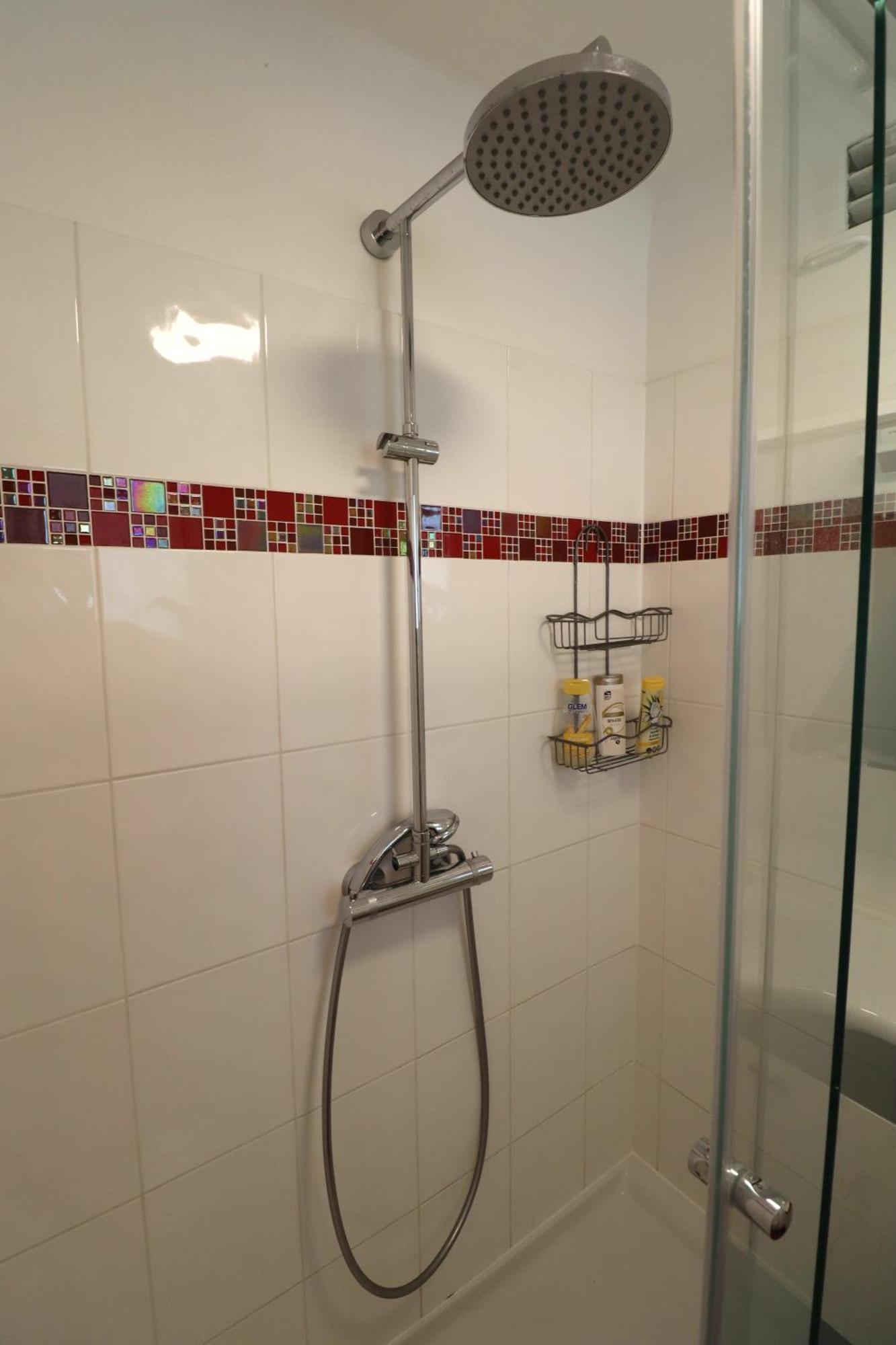 Exclusive Serviced Flat On Taborstrasse Appartement