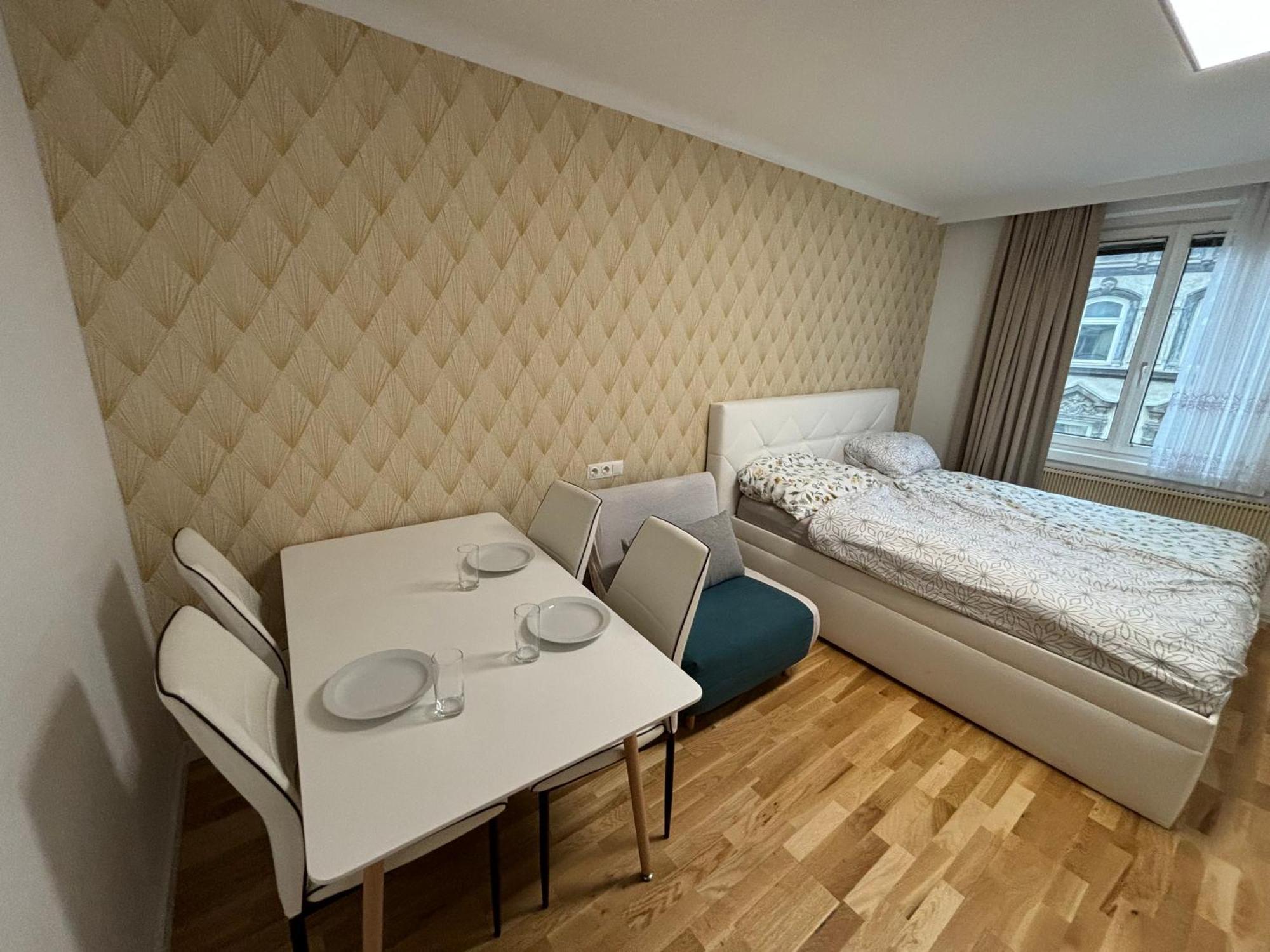 Exclusive Serviced Flat On Taborstrasse Wenen